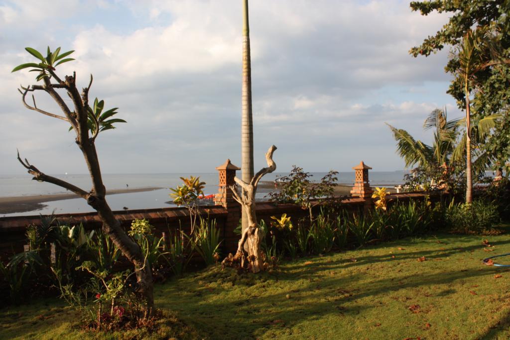 Joglo On The Lovina (Bali)