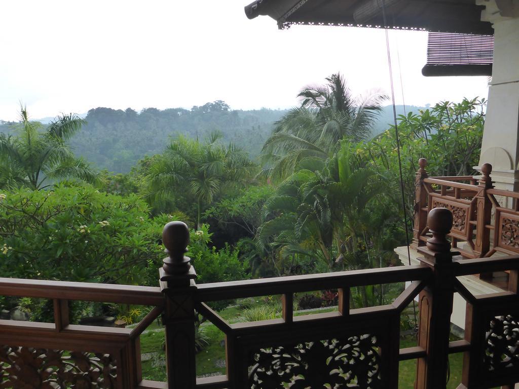 Gunung Paradis Retreat Villa *