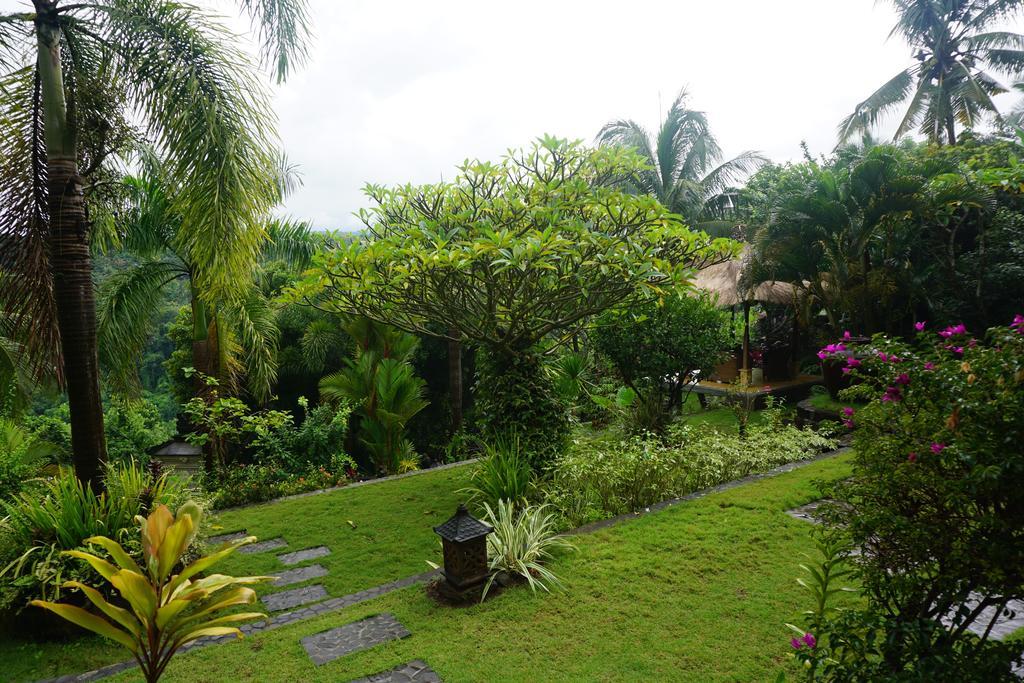 Gunung Paradis Retreat Villa *