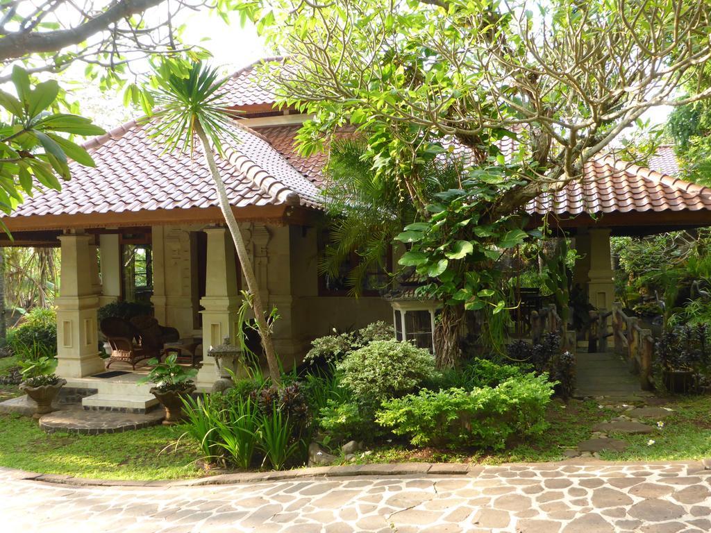 Gunung Paradis Retreat *