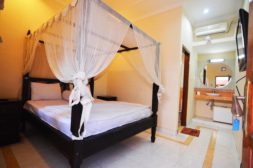 Lori Beach Guest house Seminyak (Bali)
