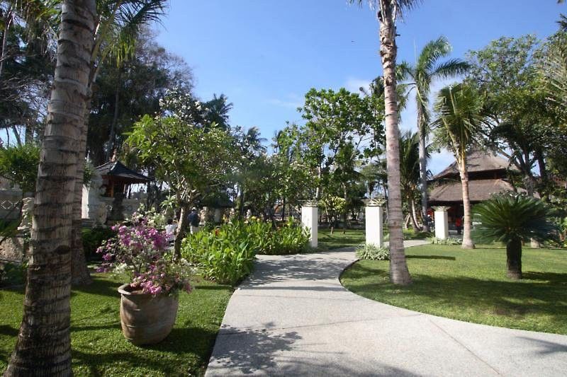 Resort Segara Village 4*