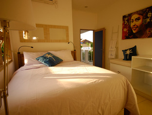 The Island Bali Hostel Seminyak (Bali)