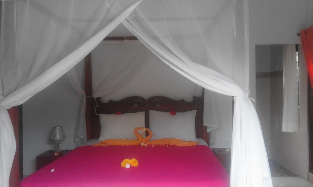 Tira Homestay *