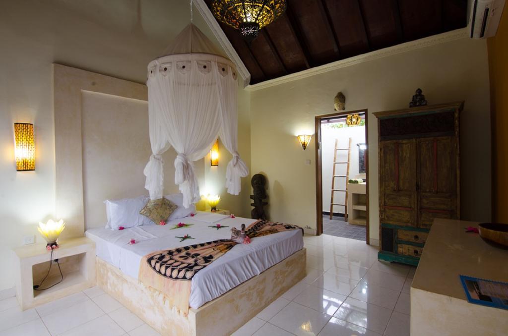 Nusa Villa *