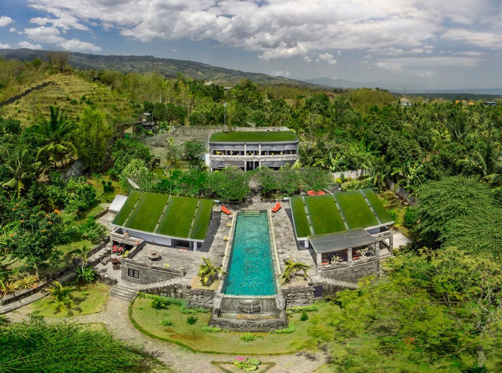 Le Mirage Santai Villa Lovina (Bali)