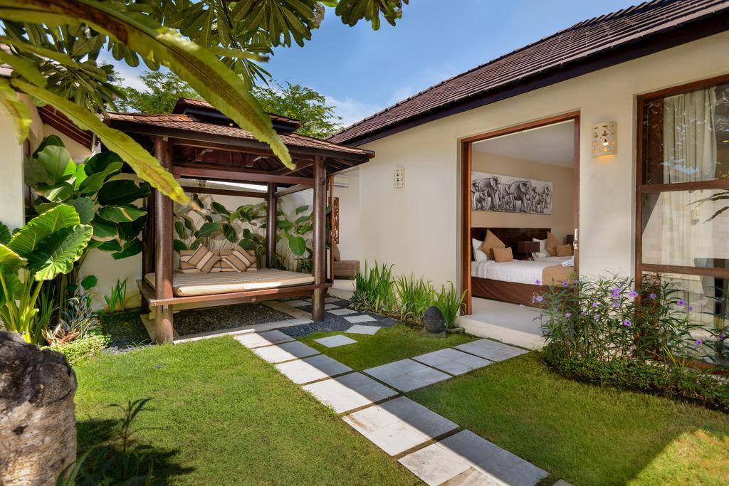 Villa Arama Poolside