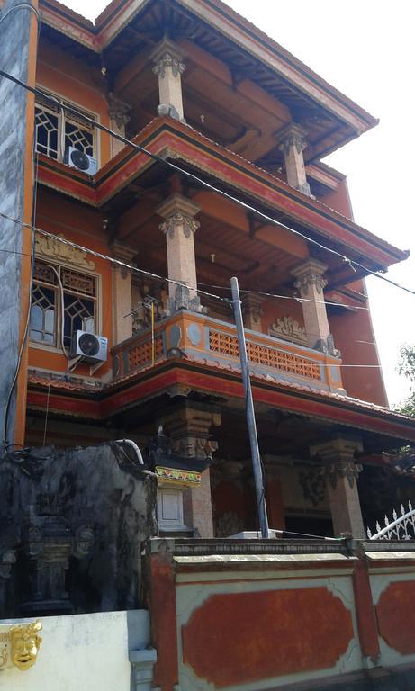 Ratih Bali *