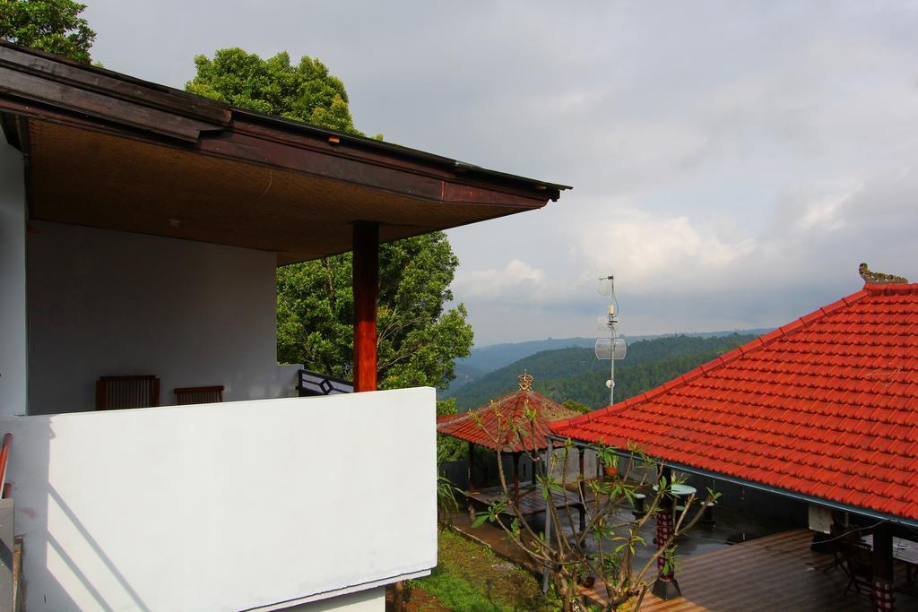 Adila Warung And