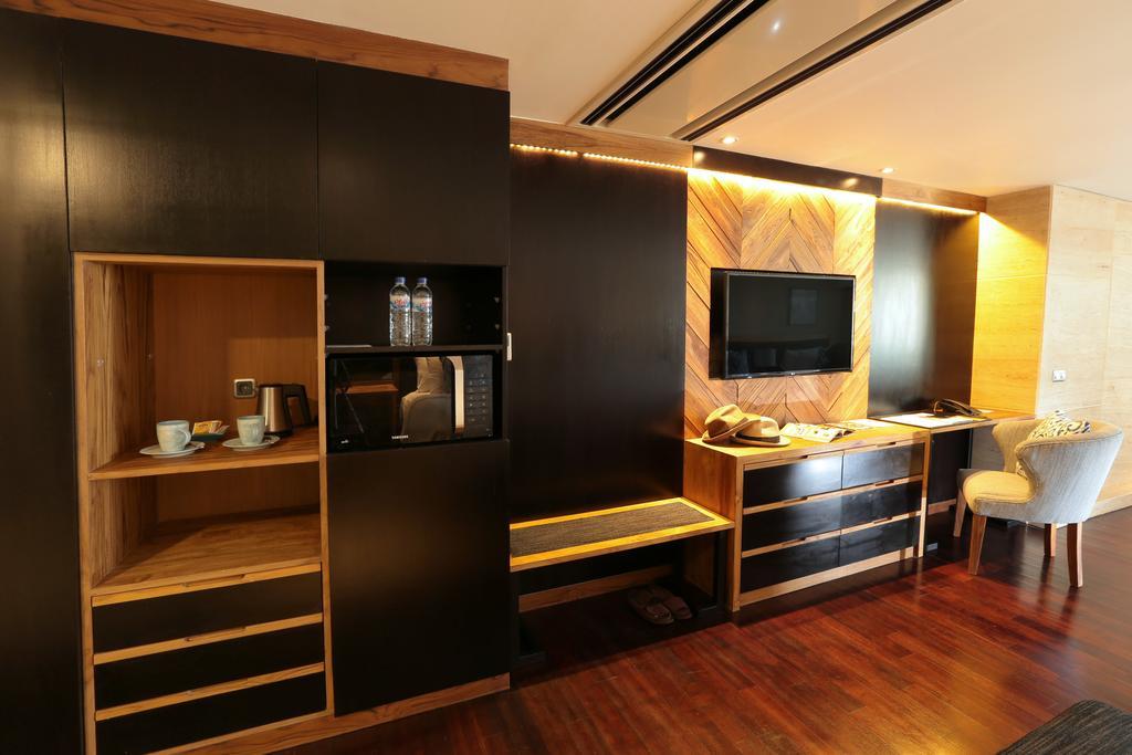 Hotel De Vins Sky 4*