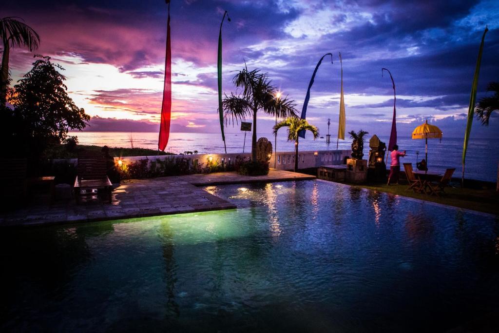 Kelapa 4* Lovina (Bali)