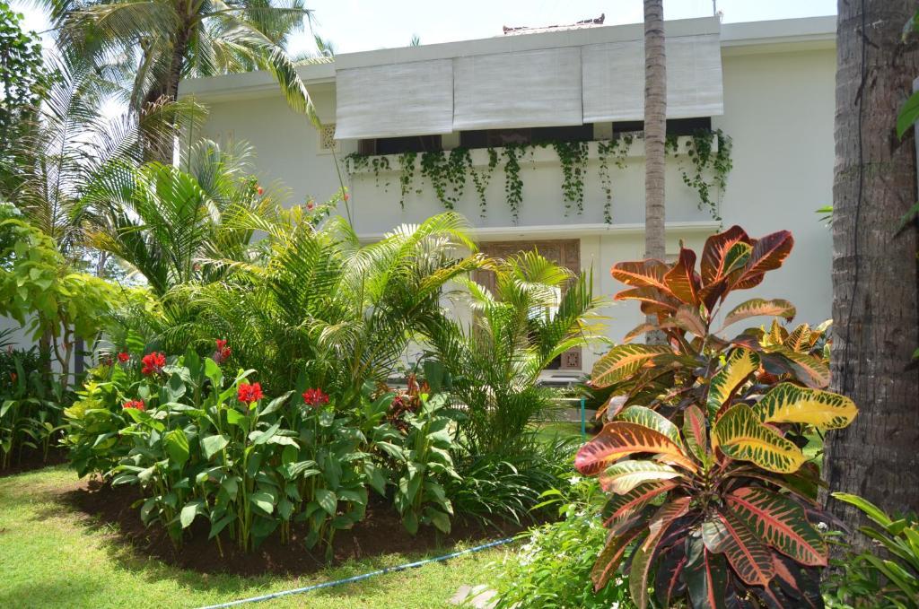 Beachfront Black Pearl Villa Padangbai (Bali)