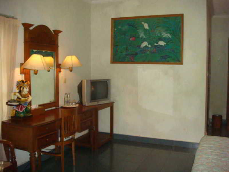 Shanti Front Hotel