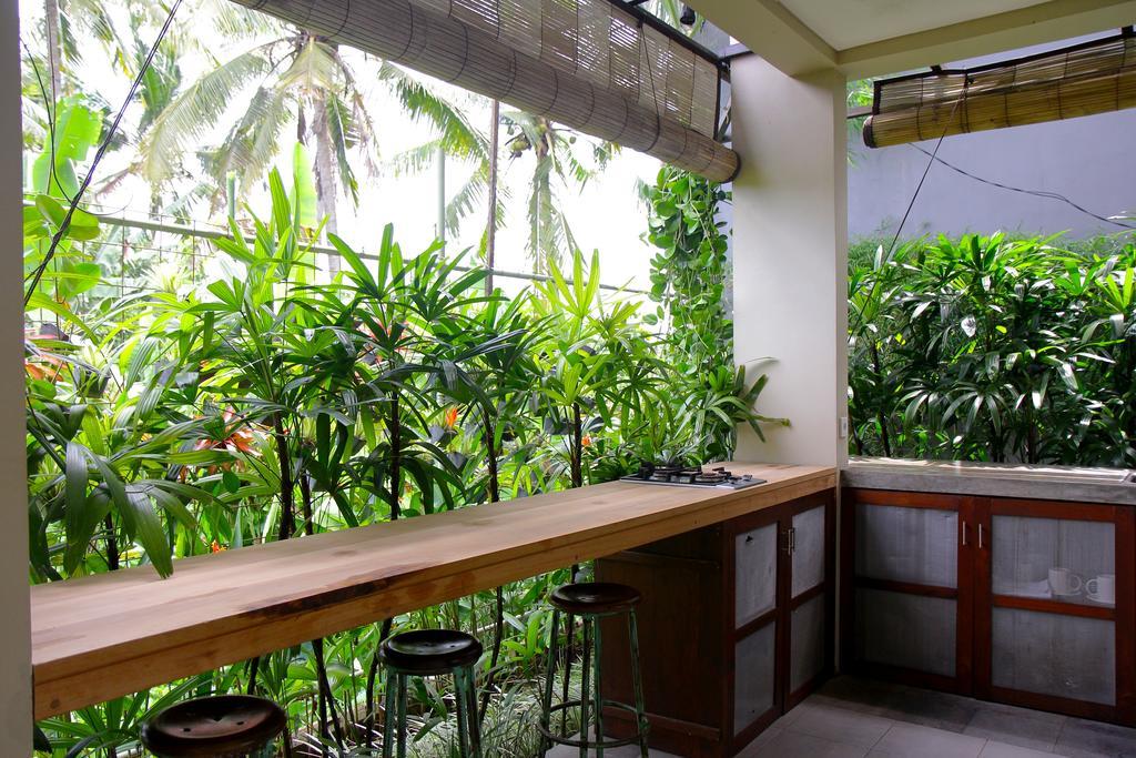 Rumah Taman 3*