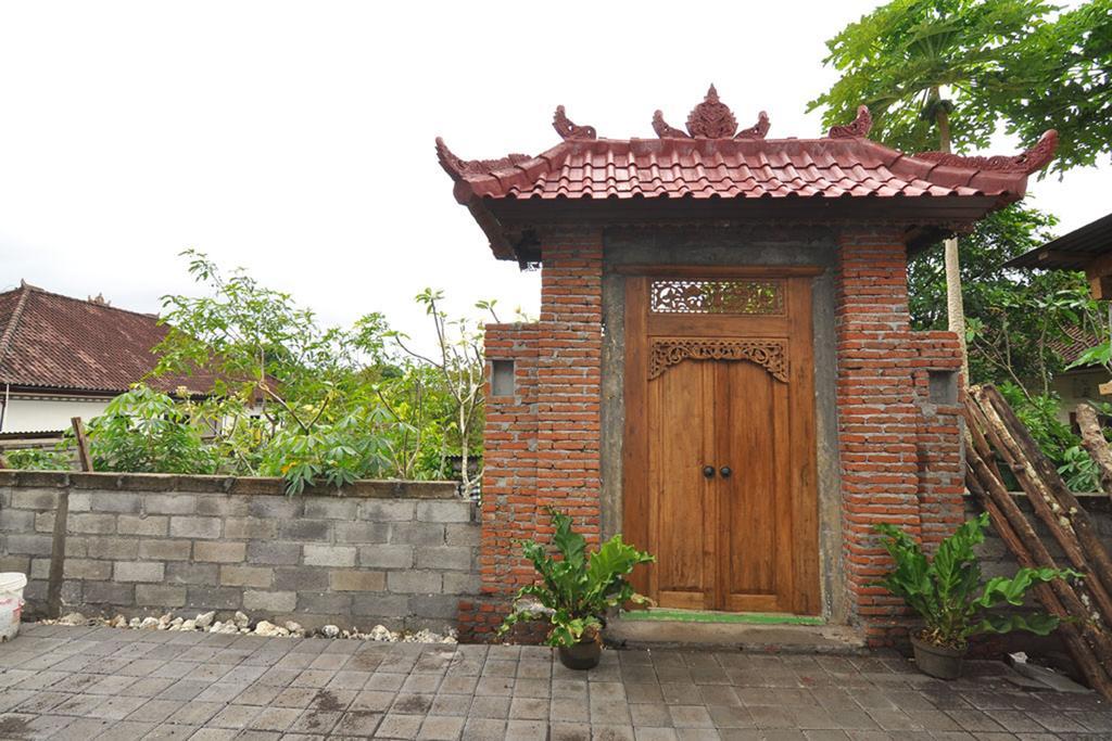 Kandava Villa *
