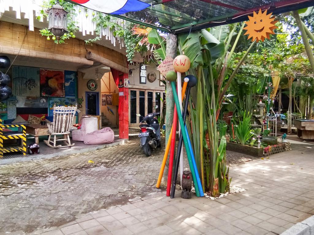 Rumah Warna 2*