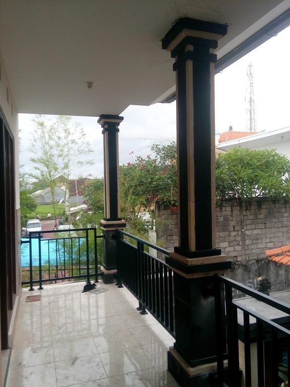 Putra Dadi Guest house *