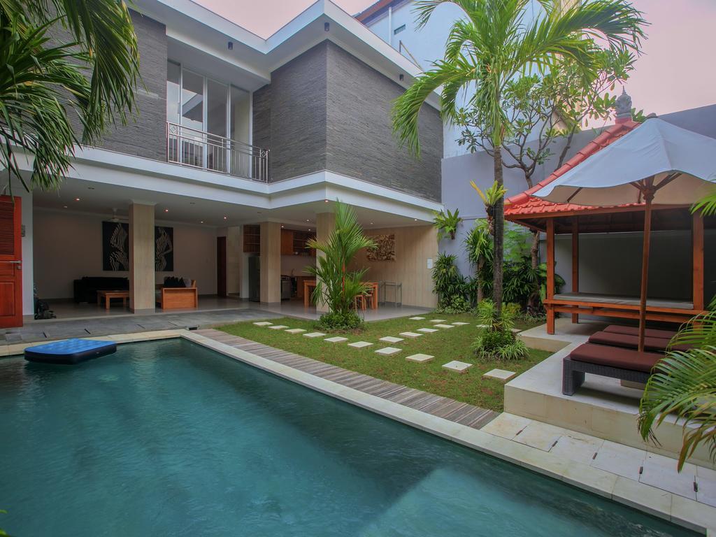 Bali Arta * Seminyak (Bali)