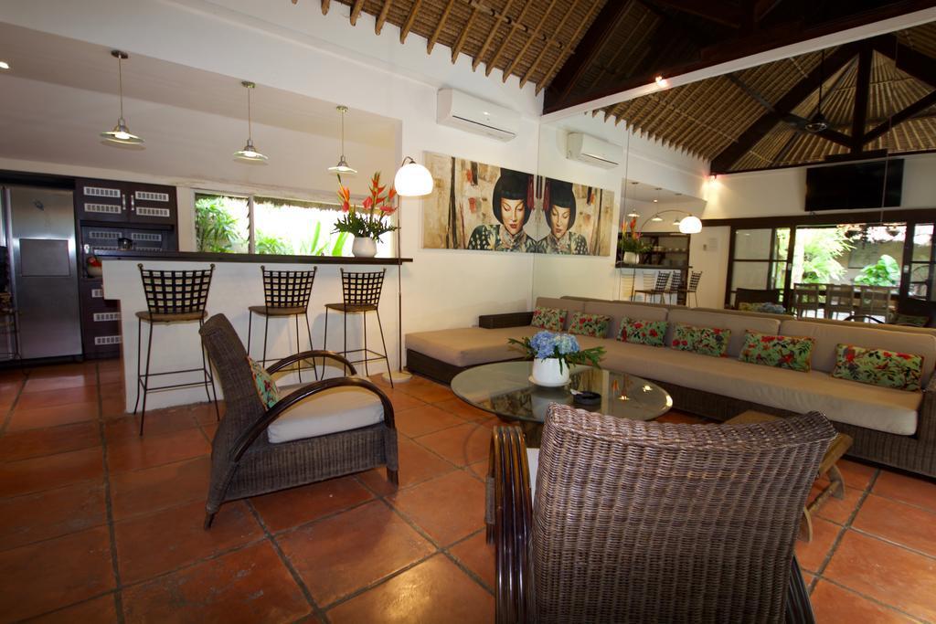Elleo Villa *