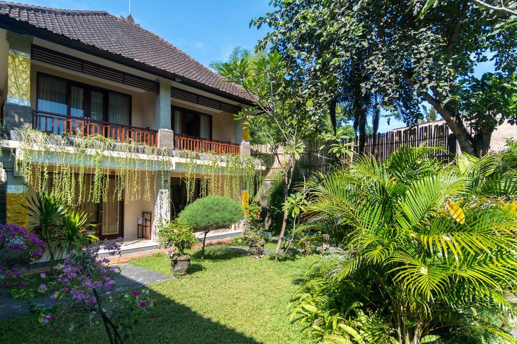 Field And Restaurant Hotel 3*