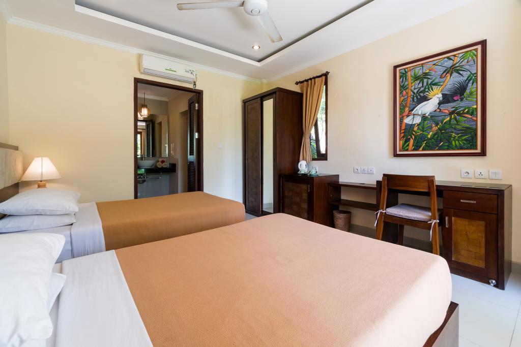 Field And Restaurant Hotel 3*