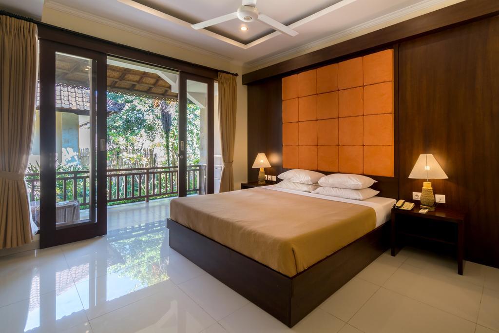 Field And Restaurant Hotel 3*