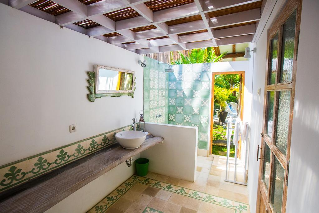 Lata Villa *