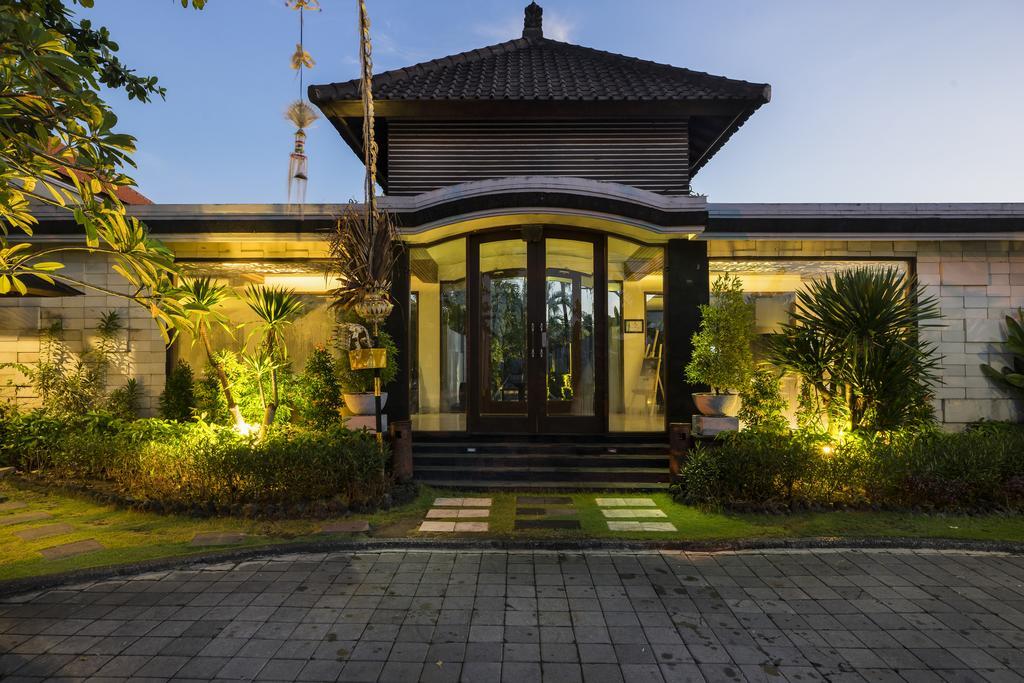 Kunti * Seminyak (Bali)