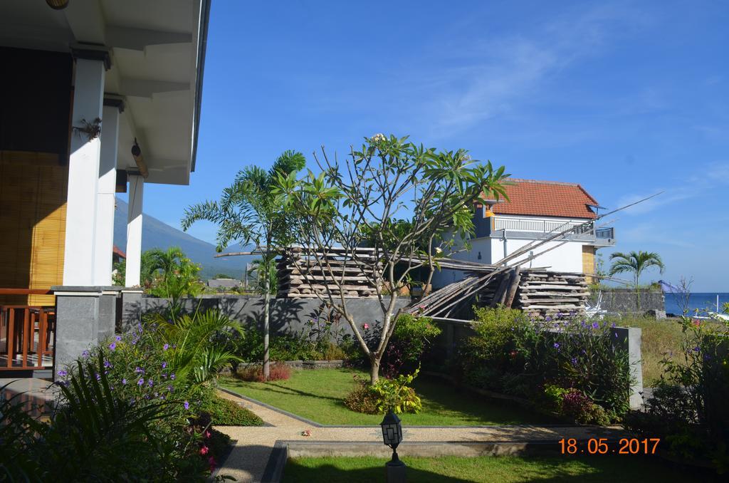 Rivera Beach Amed (Bali)