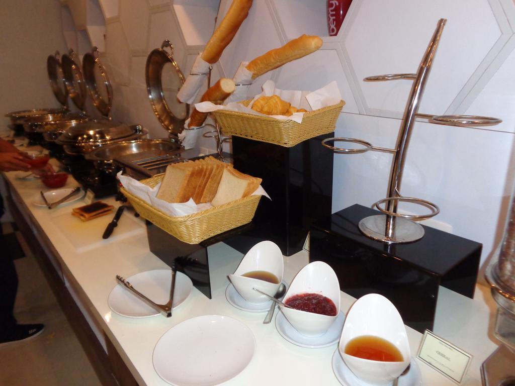 Berry Biz Hotel Seminyak (Bali)