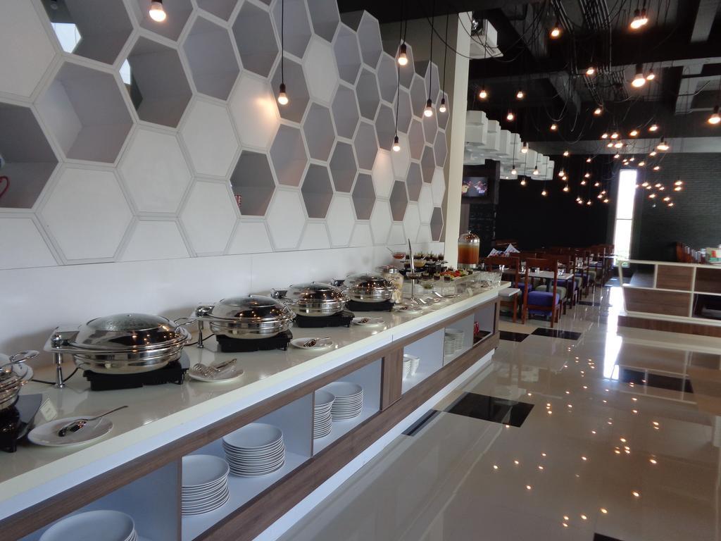 Berry Biz Hotel Seminyak (Bali)