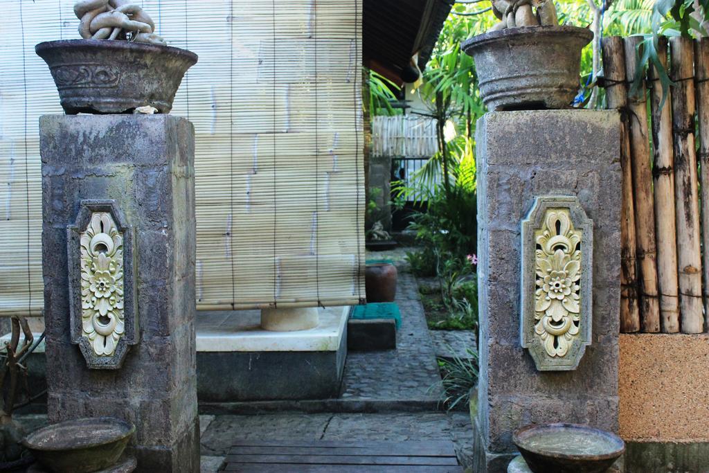 Toke Menjangan Guest house *