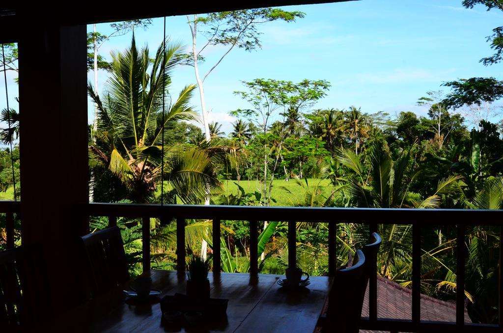 Pesantian Villa And Warung Guest house