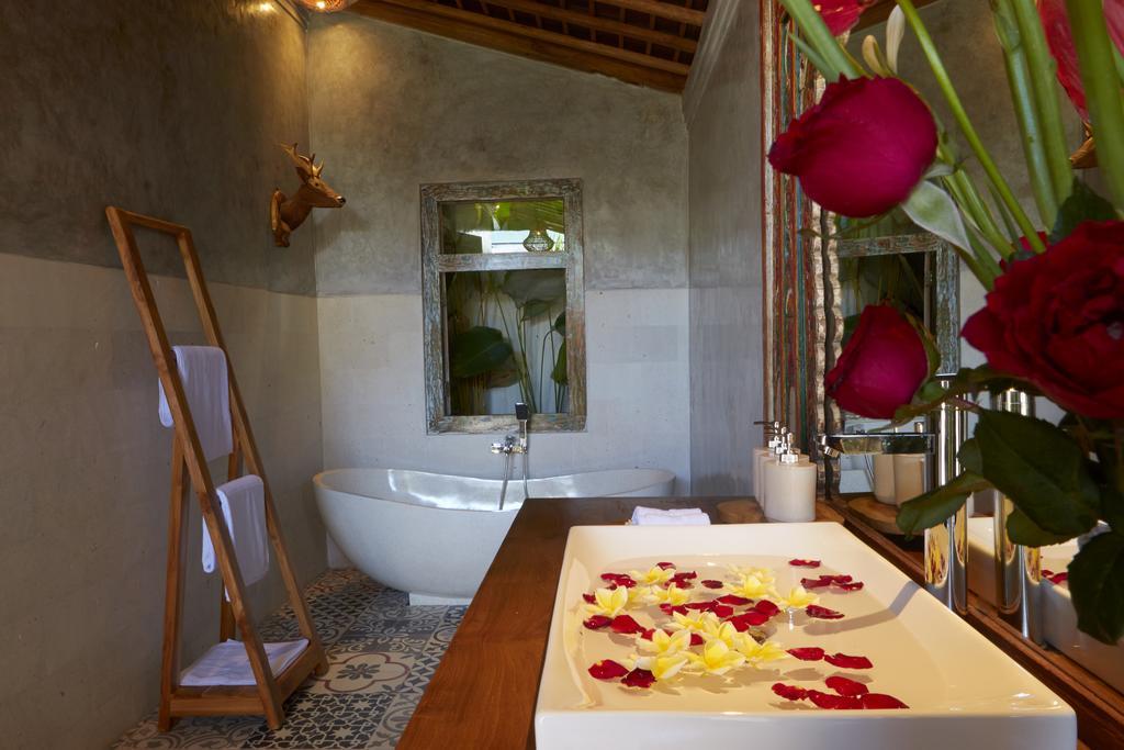 Kubu Kayu Villa *