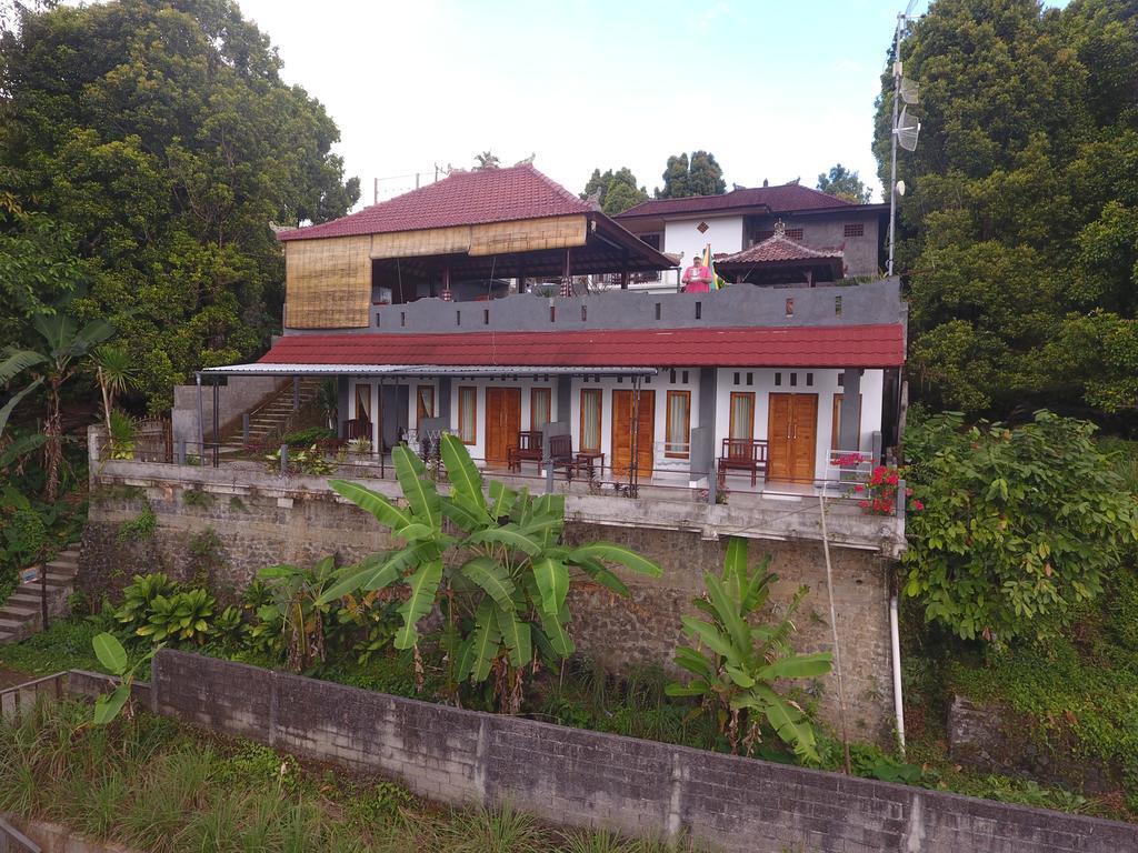 Adila Warung And Guest house