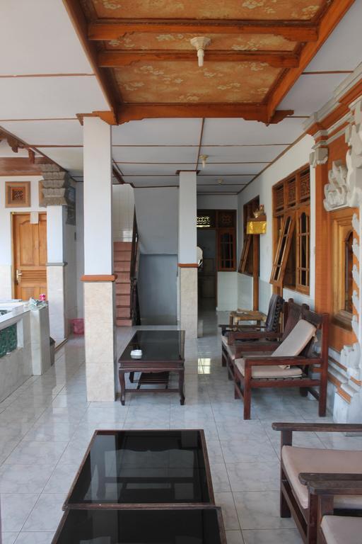 Serangan Ii Inn Padangbai (Bali)