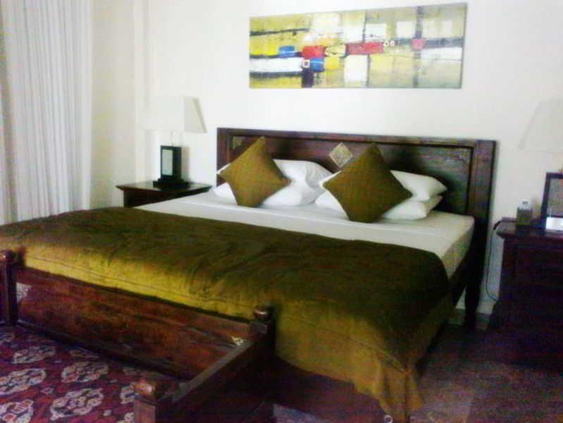 Bali Court & Hotel 3*