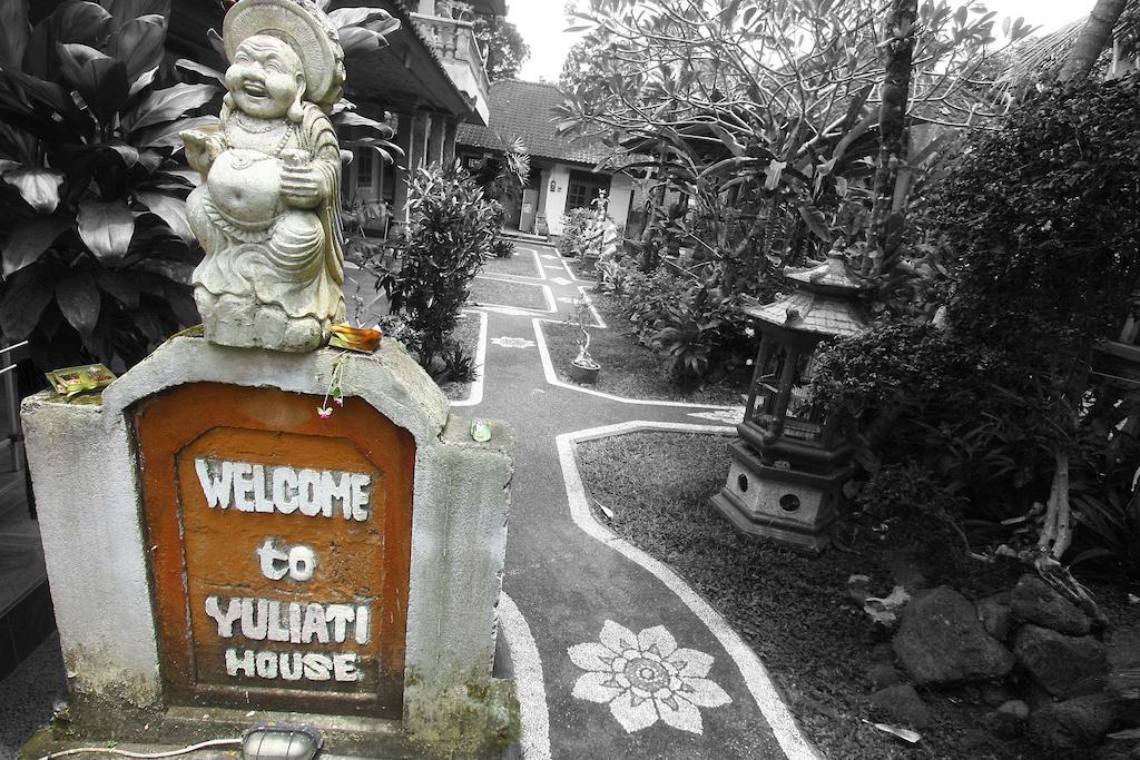 Yuliati House Guest house
