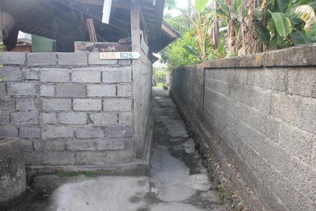 Kris Kos Wisma tamu *