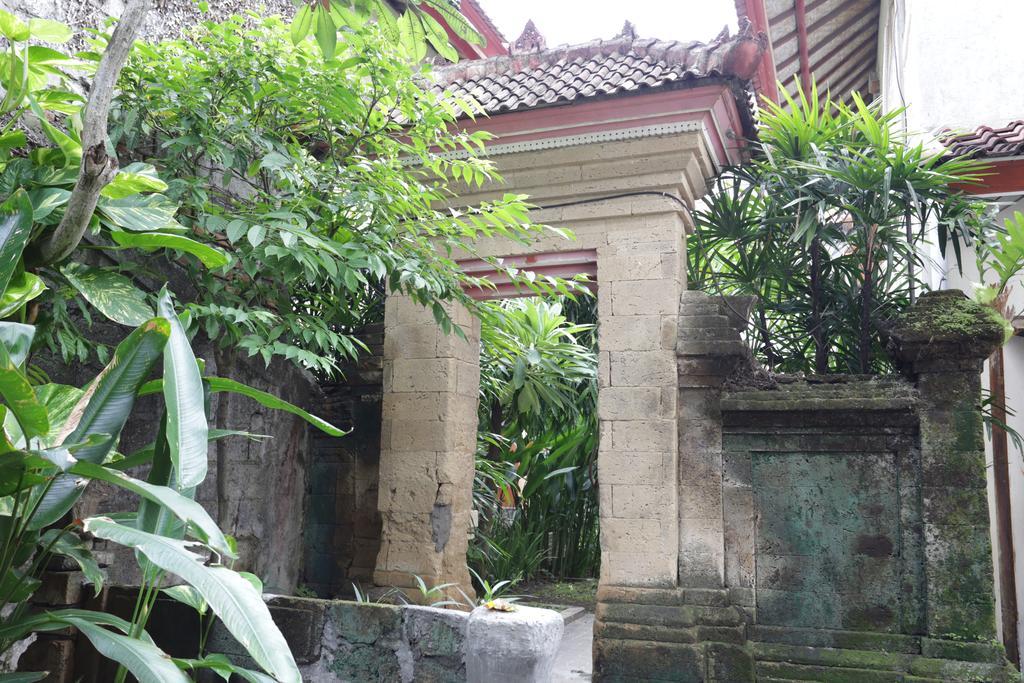Wisma tamu Reddoorz Near 3*