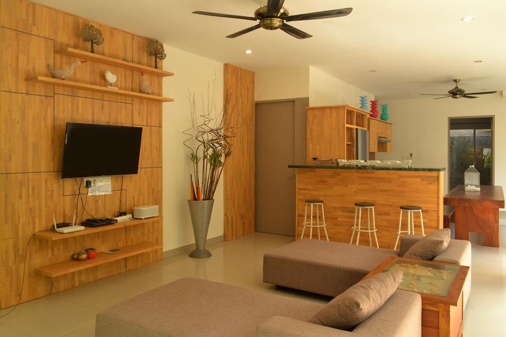 Villa Del Mar Beach Villas