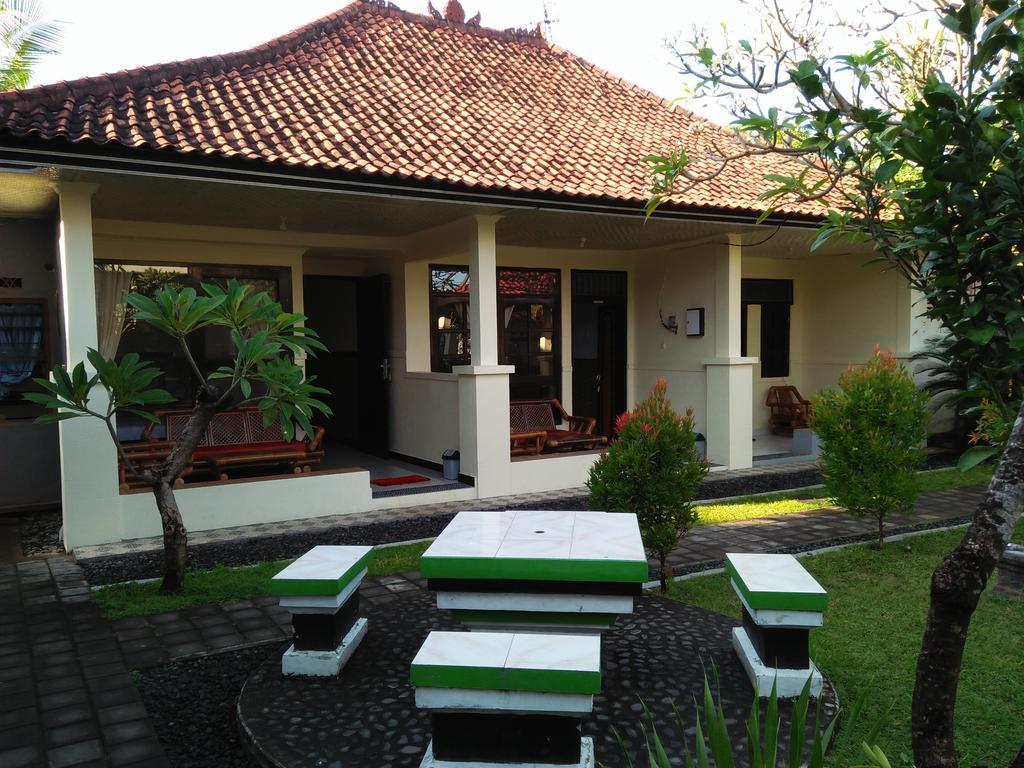 Wisma tamu Puri Mandhara Lovina (Bali)