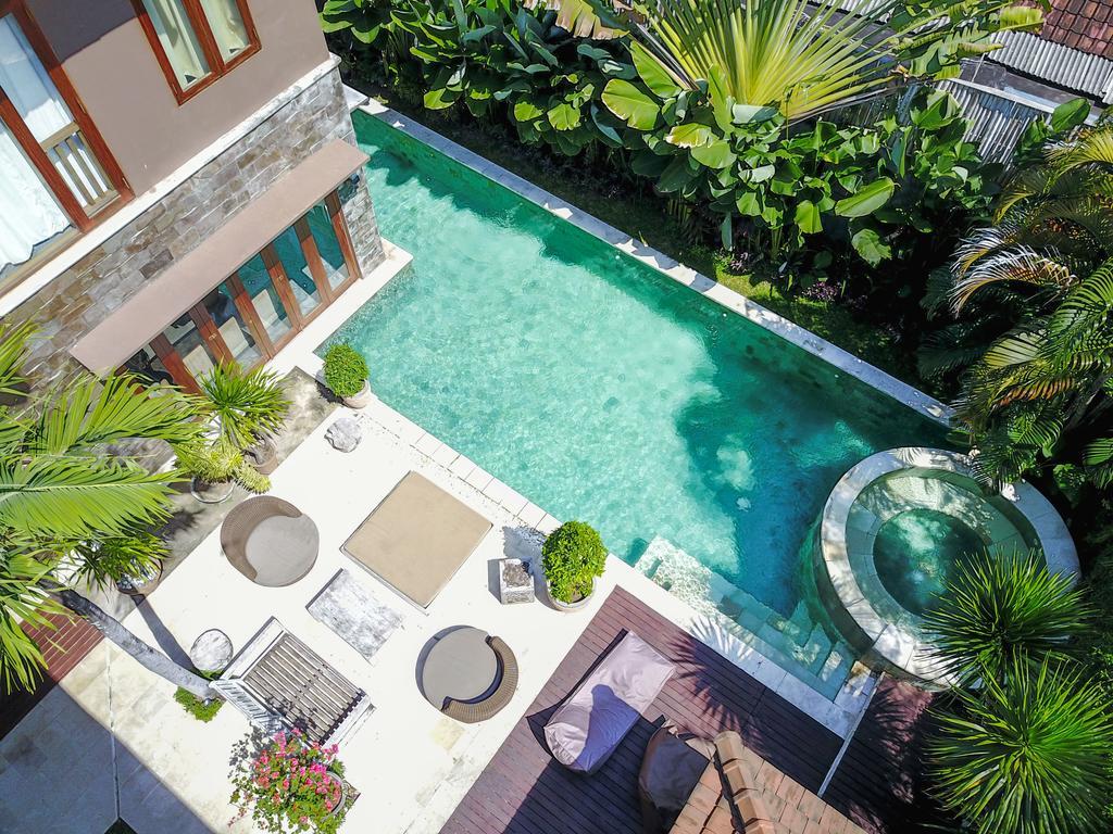 Martine - Fantastic 5br - Perfect Location In Villa *