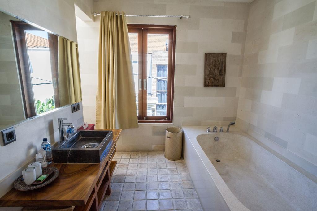 Martine - Fantastic 5br - Perfect Location In * Seminyak (Bali)