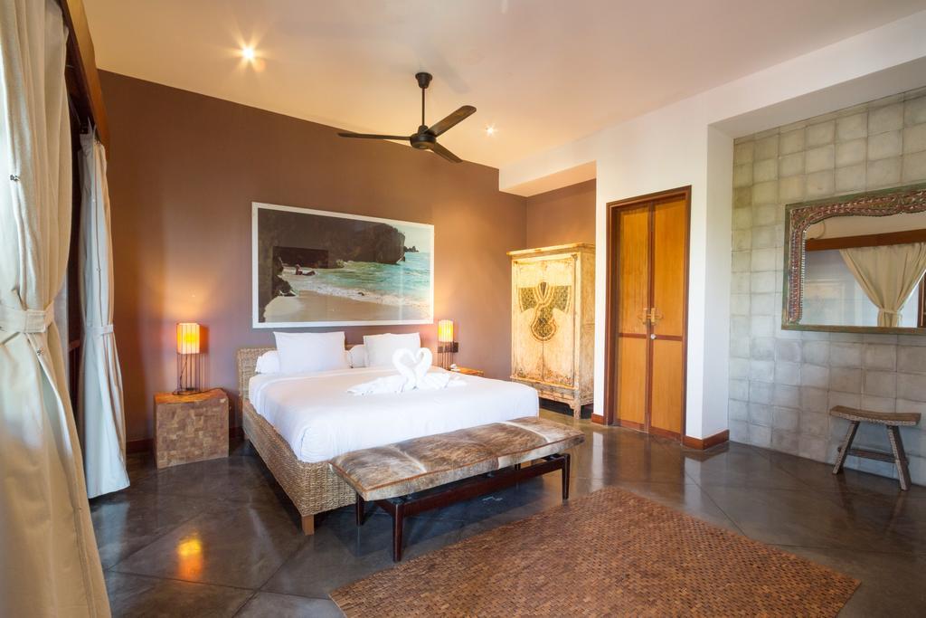 Martine - Fantastic 5br - Perfect Location In *
