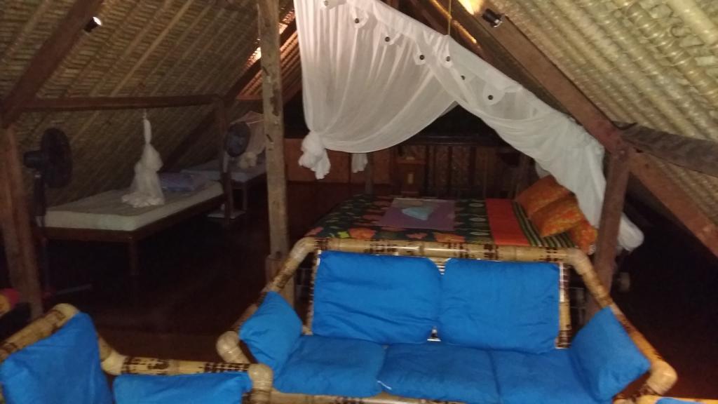 Penginapan Topi *