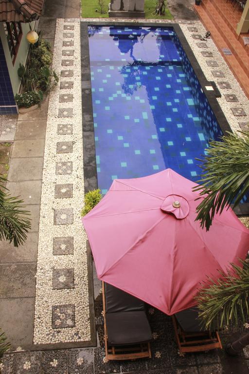Hostel Nuka Beach *