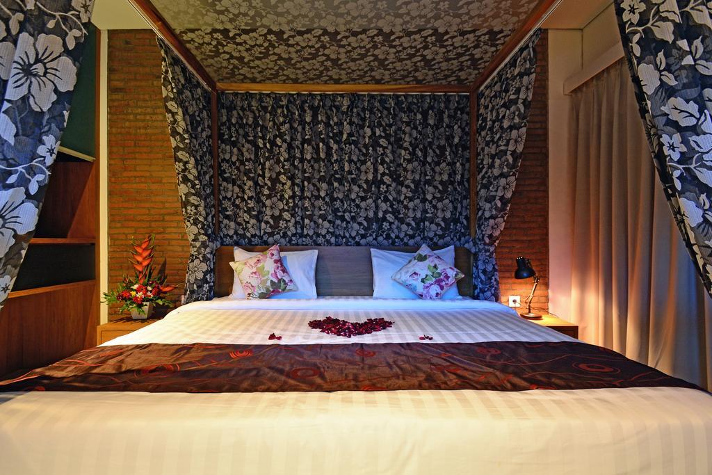 Hotel Sama Sama & Restaurant