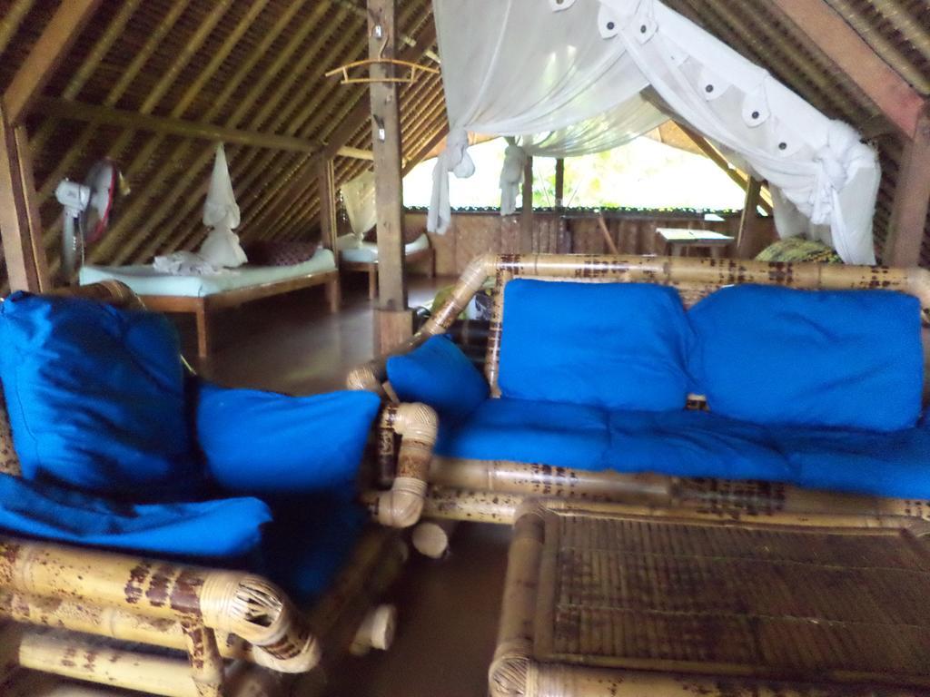 Topi Inn