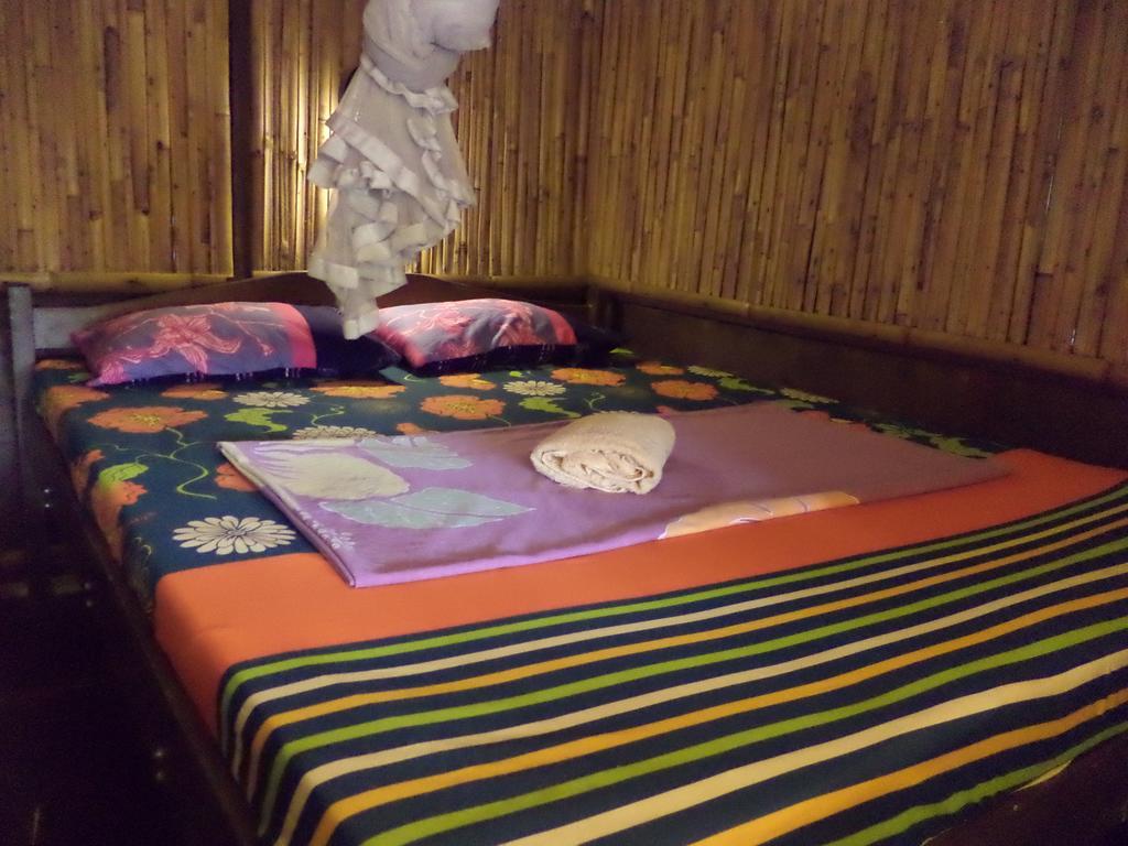 Topi Inn *